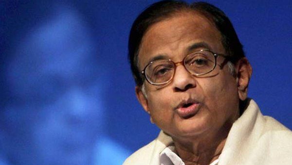 ബജറ്റ് രേഖകൽ തുണി സഞ്ചിയിൽ; പരിഹാസവുമായി കോൺഗ്രസ്, ഭാവിയിൽ ബജറ്റ് ഐപാഡിൽ അവതരിപ്പിക്കുമെന്ന് ചിദംബരം