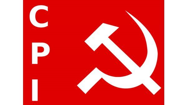 സിപിഐ നേതാവിന്റെ വീട്ടിൽ നിന്ന് റേഷൻ സാധനങ്ങൾ പിടിച്ചെടുത്തു; പോലീസ് എത്തിയപ്പോൾ ഓടി... ഒളിവിൽ!