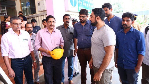 പ്രളയ പുനര്‍നിര്‍മാണം; സഹകരണവുമായി സര്‍ക്കാരിതര സംഘടനകള്‍, കൈമാറിയത് പത്തുലക്ഷം രൂപയുടെ സുരക്ഷാ ഉപകരണങ്ങള്‍