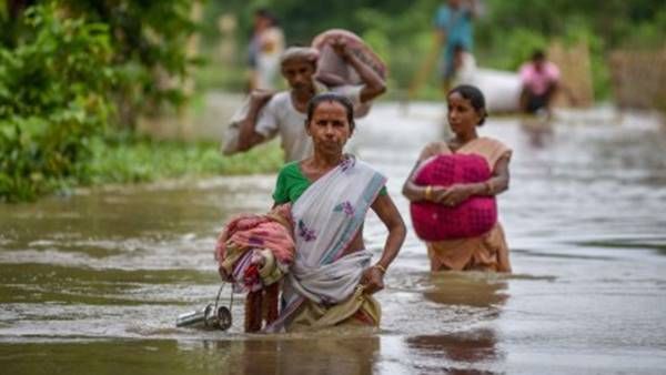 അസമില്‍ കനത്ത മഴ തുടരുന്നു: വെള്ളപ്പൊക്കത്തില്‍ മുങ്ങി 143 ഗ്രാമങ്ങള്‍
