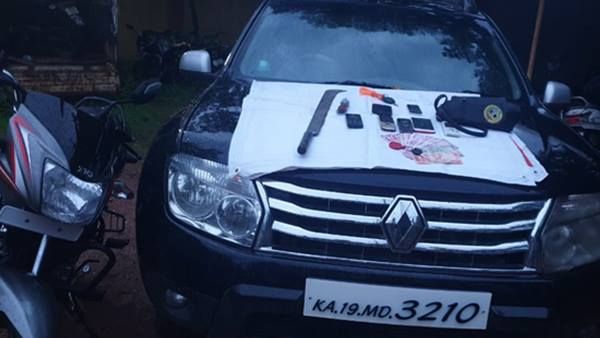 പരിചയം നടിച്ച് യുവതിയെ കൊണ്ട് ദേഹത്ത് തൊടും, സോഷ്യൽ മീഡിയയിൽ വീഡിയോ പ്രചരിപ്പിക്കുമെന്ന് ഭീഷണി!!