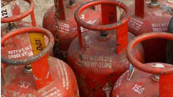 പാചകവാതക സിലിണ്ടറുകളുടെ സുരക്ഷിതത്വം : രണ്ട് വർഷത്തിൽ ഒരിക്കൽ പരിശോധന നിർബന്ധം