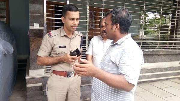 പട്ടാപ്പകല്‍ വ്യാപാരിയില്‍ നിന്നും അരക്കിലോ സ്വര്‍ണ്ണക്കട്ടി തട്ടിയെടുത്തു: സംഭവം തലശ്ശേരിയിൽ