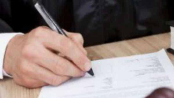 കോഴിക്കോട് അധ്യാപകര്‍ ഉത്തരമെഴുതിയ കേസ്: പ്രതികളെ പിടികൂടാന്‍ കഴിയാതെ പൊലീസ്!!