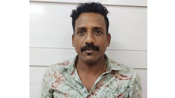 പലിശക്ക് പണം ഈടാക്കുന്നുവെന്ന് പരാതി; കുന്നംകുളത്ത് സിപിഎം പ്രവര്‍ത്തകന്റെ വീട്ടില്‍നിന്ന് വാളും തോക്കും ആധാരങ്ങളും പിടിച്ചെടുത്തു