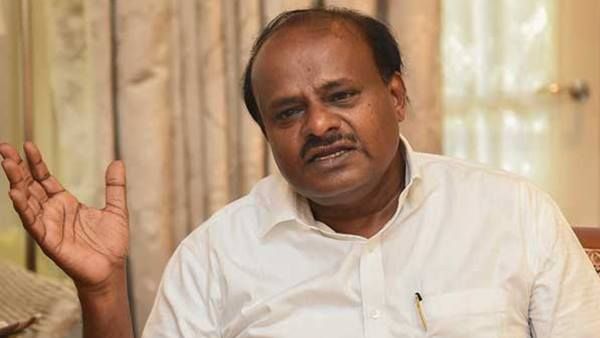 കർണാടക പ്രതിസന്ധി: കുമാരസ്വാമി തിരിച്ചെത്തി, രാജിയിൽ ഉറച്ചു നിൽക്കുന്നതായി വിമത എംഎൽഎമാർ