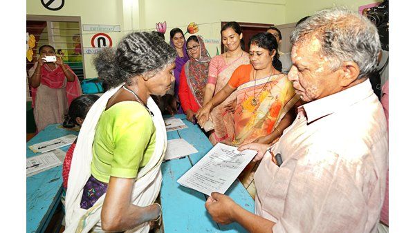 ആദിവാസി സാക്ഷരതാ പദ്ധതി രണ്ടാം ഘട്ടം പൂർത്തിയായി; ജില്ലയില്‍ പരീക്ഷ എഴുതിയത് 3179 പേർ!