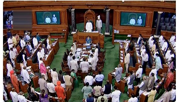 പ്രതിപക്ഷ എതിർപ്പിനെ മറികടന്ന് വിവരാവകാശ ഭേദഗതി ബിൽ ലോക്സഭ പാസാക്കി, കേന്ദ്രത്തിനെതിരെ പ്രതിഷേധം