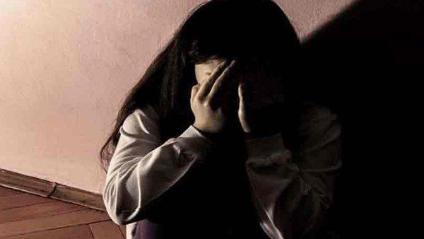 ഇരിട്ടിയില്‍ കാറിലെത്തിയ സംഘം അംഗപരിമതിയായ വിദ്യാര്‍ഥിനിയെ തട്ടിക്കൊണ്ടുപോകാന്‍ ശ്രമിച്ചു