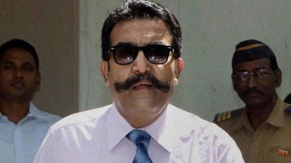 വിയ്യൂര്‍ ജയിലില്‍ ജയില്‍ ഡിജിപി ഋഷിരാജ് സിങിന്റെ മിന്നല്‍ സന്ദര്‍ശനം: 38 ഉദ്യോഗസ്ഥര്‍ക്കെതിരേ കൂട്ട നടപടി, സ്ഥലം മാറ്റവും, സസ്പെൻഷനും!