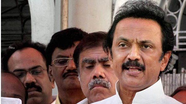 'സ്നേഹം' തമിഴ്നാട്ടിൽ നിന്നും എത്തുന്നു; ഡിഎംകെ രണ്ട് ദിവസംകൊണ്ട് ശേഖരിച്ചത് 10 ലക്ഷം!