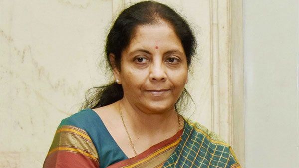 22 ടാക്‌സ് ഉദ്യോസ്ഥര്‍ക്ക് നിര്‍ബന്ധിത വിരമിക്കല്‍, മോദി സര്‍ക്കാരിന്റെ സര്‍ജിക്കല്‍ സ്‌ട്രൈക്ക്