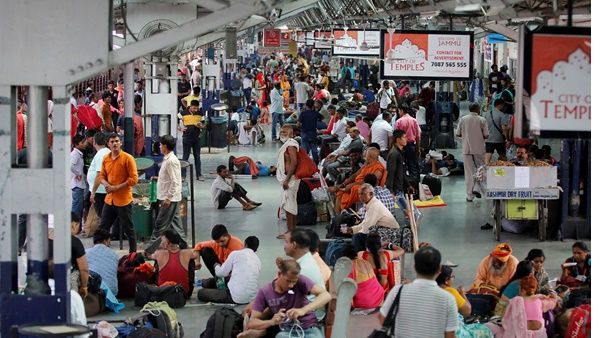 കശ്മീരിൽ നിന്നും തീർത്ഥാടകരെ പുറത്തെത്തിക്കാൻ വ്യോമസേനയുടെ സഹായം തേടി സർക്കാർ; അസാധാരണ നടപടി