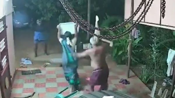 വടിവാളുമായി വന്ന മോഷ്ടാക്കളെ കസേരകൊണ്ട് തുരത്തി വൃദ്ധ ദമ്പതികള്‍; സിനിമയെ വെല്ലും ദൃശ്യങ്ങള്‍ വൈറല്‍