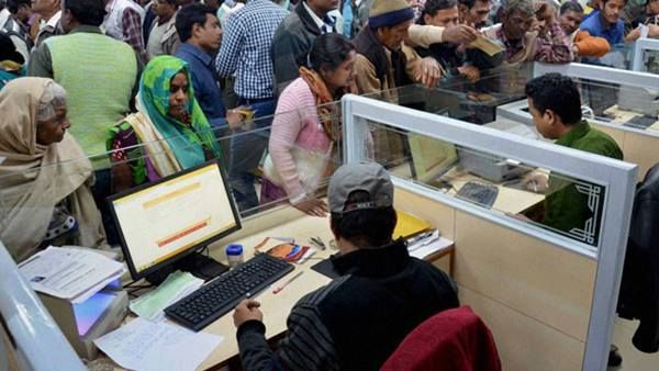 പൊതുമേഖലാ ബാങ്ക് ലയനം: ഉപയോക്താക്കൾക്ക് വരുന്ന മാറ്റങ്ങൾ എന്തെല്ലാം? ചെക്ക് ബുക്കും ക്രെഡിറ്റ് കാർഡു