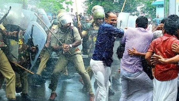 'മർദ്ദനത്തിന്റെ വ്യാപ്തി അന്വേഷണമാണോ സമരത്തിന്റെ ന്യായാന്യായത്തിന്റെ അളവ് കോൽ ?'