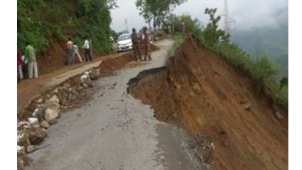കൂട്ടുപുഴ-മാക്കൂട്ടം ചുരം റോഡ് അടഞ്ഞു തന്നെ: ബെംഗളുരു-കുടക് യാത്രാ ദുരിതത്തിന് പരിഹാരമായില്ല