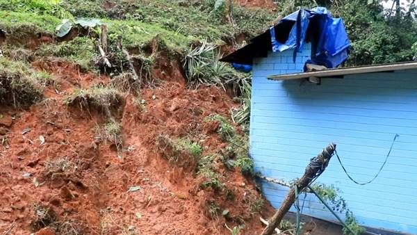 ഇരിട്ടിയില്‍ ഭൂമിവിണ്ടുകീറല്‍: കണ്ണൂരില്‍ അഞ്ഞൂറോളം കുടുംബങ്ങള്‍ ഭീഷണിയില്‍, വീടുകള്‍ വാസയോഗ്യമല്ല