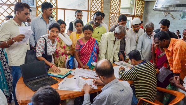 ദേശീയ പൌരത്വ രജിസ്റ്റർ: സോഫ്റ്റ് വെയർ പിഴവെന്ന് സംശയം, 19 ലക്ഷം പേർ ഒഴിവാക്കപ്പെട്ടതെങ്ങനെ?