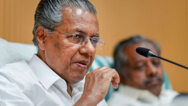 പ്രളയ ദുരന്ത ബാധിതരുടെ കണ്ണീരൊപ്പാന്‍ സര്‍ക്കാര്‍; ആദ്യ സഹായം 10000 രൂപ, കണക്കെടുപ്പ് തുടങ്ങി