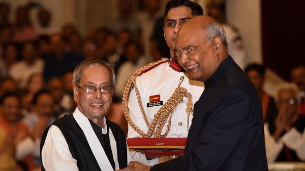 മുൻ രാഷ്ട്രപതി പ്രണബ് മുഖർജി ഭാരത് രത്ന പുരസ്കാരം ഏറ്റുവാങ്ങി