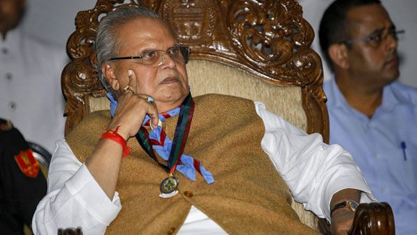 അഭ്യൂഹങ്ങളില്‍ വിശ്വസിക്കരുത്: സമാധാനത്തോടെയിരിക്കൂ, കശ്മീര്‍ നേതാക്കള്‍ക്ക് ഗവര്‍ണറുടെ നിര്‍ദേശം!!