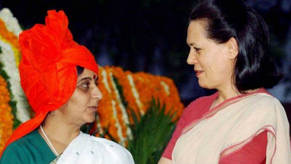 സോണിയയെ വിറപ്പിച്ച സുഷമ; ജനങ്ങളെ കൈയ്യിലെടുത്ത പ്രസംഗം, ബിജെപി ജനകീയമായത് ഇങ്ങനെ