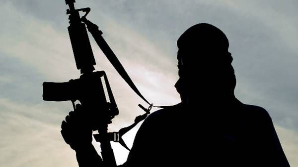 പാക് കമാന്‍ഡോകള്‍ ഇന്ത്യയിലെത്തിയെന്ന് സൂചന: ഗുജറാത്ത് തീരത്ത് ജാഗ്രതാനിര്‍ദേശം,കച്ച് വഴിയെന്ന്!