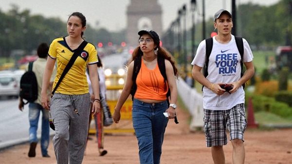 കശ്മീർ യാത്ര ഒഴിവാക്കാൻ പൗരന്മാരോട് ആവശ്യപ്പെട്ട് ബ്രിട്ടനും ജർമ്മനിയും; അതീവ ജാഗ്രതാ നിർദ്ദേശം