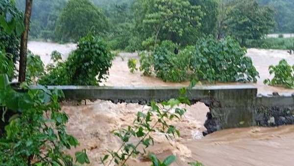 കര്‍ഷകര്‍ക്ക് ഇരുട്ടടി!! കനത്ത മഴയില്‍ കണ്ണൂരില്‍ അടയ്ക്കാത്തോട് ആനമതില്‍ തകര്‍ന്നു
