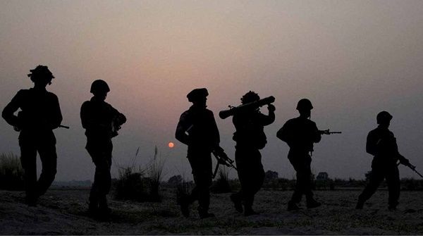 അതിർത്തി കടന്ന് വൻ ആയുധശേഖരം ഇന്ത്യയിലേക്ക്; പാടശേഖരത്ത് ഒളിപ്പിച്ച പാക് ഡ്രോൺ കണ്ടെടുത്തു