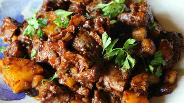 മകളുടെ കല്യാണത്തിന് ബിരിയാണി വിളമ്പി; 10 വര്‍ഷം തടവ് വിധിച്ച് കോടതി, ഹൈക്കോടതി ഇടപെട്ടു