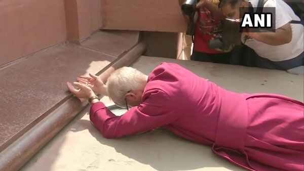 ജാലിയന്‍വാലബാഗ് മെമ്മോറിയലില്‍ തലകുനിച്ച് കാന്റര്‍ബറി അതിരൂപത ആര്‍ച്ച് ബിഷപ്പ്