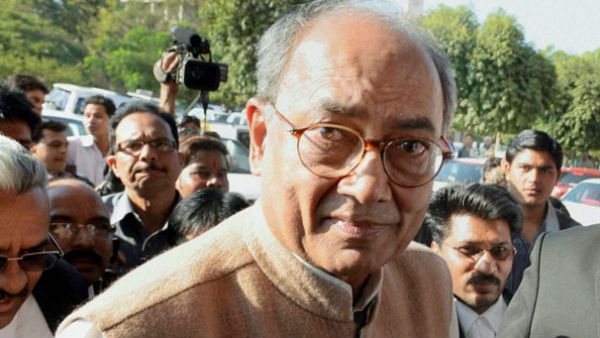 40 ലക്ഷം അനധികൃത കുടിയേറ്റക്കാരെവിടെ, അമിത് ഷാ പറഞ്ഞതൊക്കെ മറന്നോ? തുറന്നടിച്ച് ദിഗ്‌വിജയ് സിംഗ്