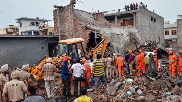 പഞ്ചാബിൽ പടക്ക നിർമാണ ശാലയിലുണ്ടായ സ്ഫോടനത്തിൽ 23 മരണം; തിരച്ചിൽ തുടരുന്നു, അന്വേഷണത്തിന് ഉത്തരവ്