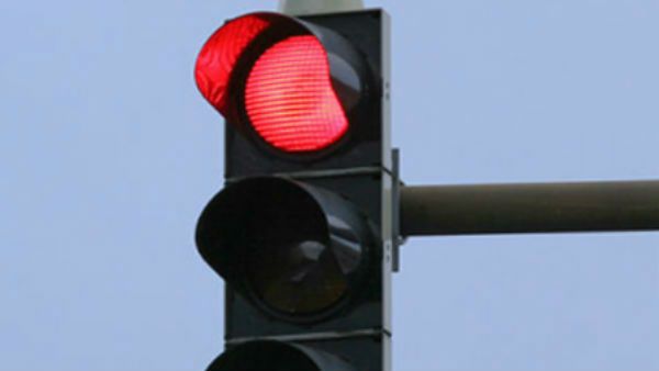 ഓണക്കാലത്ത് ട്രാഫിക് നിയമലംഘനങ്ങളില്‍ പിഴ ഈടാക്കില്ലെന്ന് മന്ത്രി; നിയമഭേദഗതിക്ക് നീക്കം