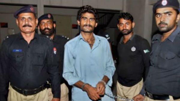 ദുരഭിമാനക്കൊല: ക്വാണ്ടീൽ ബലോചിന്റെ സഹോദരന് ജീവപര്യന്തം: കൊലപ്പെടുത്തിയത് സ്വന്തം സഹോദരിയെ!