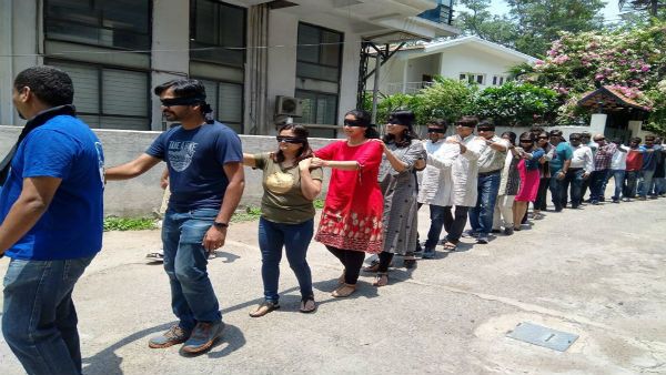 നേത്രദാനം മഹാദാനം; നേത്രദാനത്തിന് ബെംഗളൂരുവില്‍ ബ്ലൈന്‍ഡ് വാക്, തെരുവില്‍ അണിനിരക്കുക ആയിരങ്ങള്‍!!