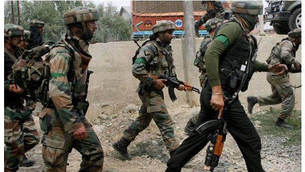 ജമ്മു കശ്മീരിൽ തീവ്രവാദികൾ ട്രക്ക് ഡ്രൈവറെ കൊലപ്പെടുത്തി; തോട്ടം ഉടമയെ തല്ലിച്ചതച്ചു