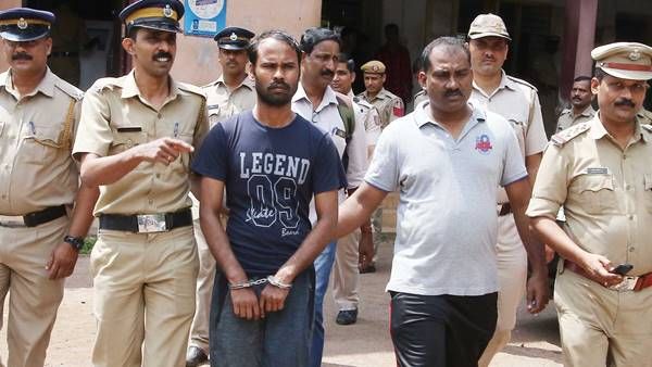 മാധ്യമപ്രവര്‍ത്തകനെയും ഭാര്യയെയും കെട്ടിയിട്ടുകവര്‍ച്ച: ബംഗ്ലാശ് സ്വദേശി പോലീസ് കസ്റ്റഡിയില്‍!