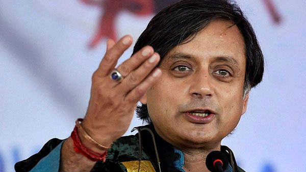 അടൂര്‍ അടക്കമുള്ളവര്‍ക്കെതിരെ കേസ്... മോദിക്ക് കത്തെഴുതി തരൂര്‍, പറഞ്ഞത് ഇങ്ങനെ