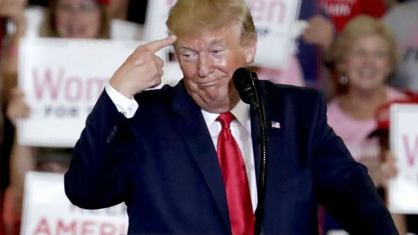 വാഷിംഗ്ടണ്‍ പോസ്റ്റും ന്യൂയോര്‍ക്ക് ടൈംസും വൈറ്റ്ഹൗസില്‍ വേണ്ട: നിലപാട് കടുപ്പിച്ച് ഡൊണാള്‍ഡ് ട്രംപ്