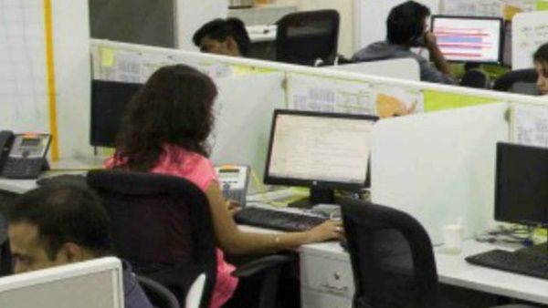 അടുത്ത വർഷത്തോടെ ഐടി കമ്പനികളിലെ 40,000 വരെ മധ്യനിര ജീവനക്കാർക്ക് ജോലി നഷ്ടമായേക്കാം