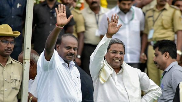 കർണാടക മുൻ മുഖ്യമന്ത്രിമാരായ കുമാരസ്വാമിക്കും സിദ്ധരാമയ്യയ്ക്കും എതിരെ രാജ്യദ്രോഹക്കുറ്റത്തിന് കേസ്