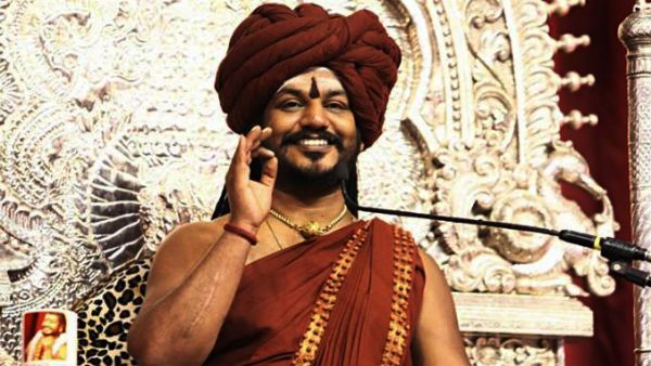 പെണ്‍കുട്ടികളെ രാത്രിയില്‍ അണിയിച്ചൊരുക്കി വീഡിയോ എടുത്തു; ആശ്രമത്തില്‍ വെച്ച് പീഡിപ്പിച്ചു