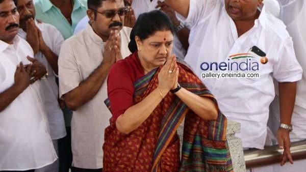 ശശികലയ്ക്ക് ഇരുട്ടടി: പാർട്ടി ബൈലോ പൊളിച്ചെഴുതി അണ്ണാ ഡിഎംകെ, പാർട്ടി സ്ഥാനങ്ങൾക്ക് നിയന്ത്രണം