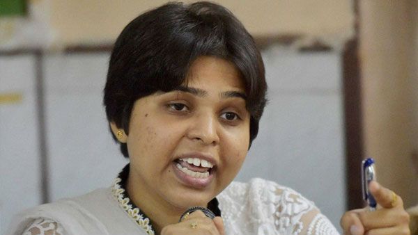 ശബരിമല: തൃപ്തി ദേശായി നാളെ എത്തില്ല.... 20ന് ശേഷം എത്തും, സര്‍ക്കാര്‍ സുരക്ഷ ഒരുക്കണം!!