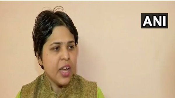 ശബരിമല വിധി അനുകൂലമാകുമെന്ന് പ്രതീക്ഷ; ശബരിമയിൽ ഉടനെത്തുമെന്നും തൃപ്തി ദേശായി!