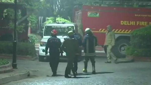 ദില്ലിയിൽ പ്രധാനമന്ത്രിയുടെ വസതിക്ക് സമീപം തീപിടുത്തം, തീ നിയന്ത്രണ വിധേയം