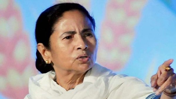 ഞാൻ ജീവനോടെയുള്ളപ്പോൾ ബംഗാളിൽ പൗരത്വ നിയമ ഭേദഗതി നടപ്പിലാക്കില്ല, ആഞ്ഞടിച്ച് മമത